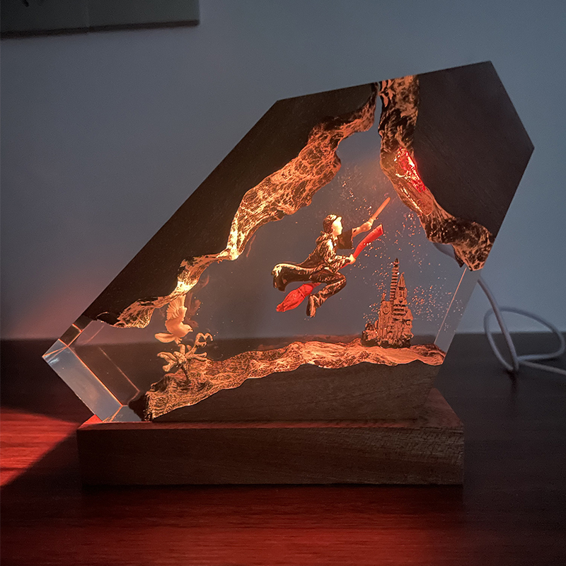 Resin Artist - Houten hars epoxy lamp tovenaar jongen
